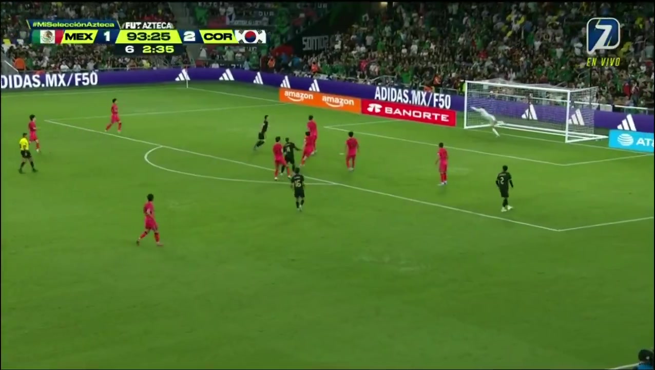 美妙弧线！米兰前锋希门尼斯弧顶转身兜射破门，94分钟绝平韩国！