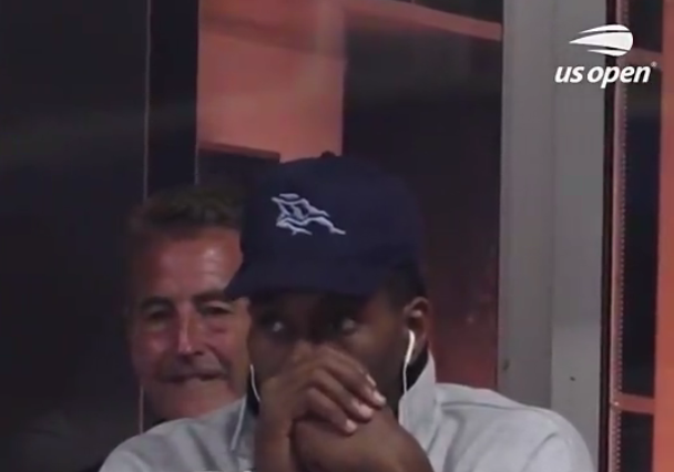 8868体育足球直播免费观看-不受阴阳合同指控影响？小卡现身美网见证辛纳进决赛 心情不错