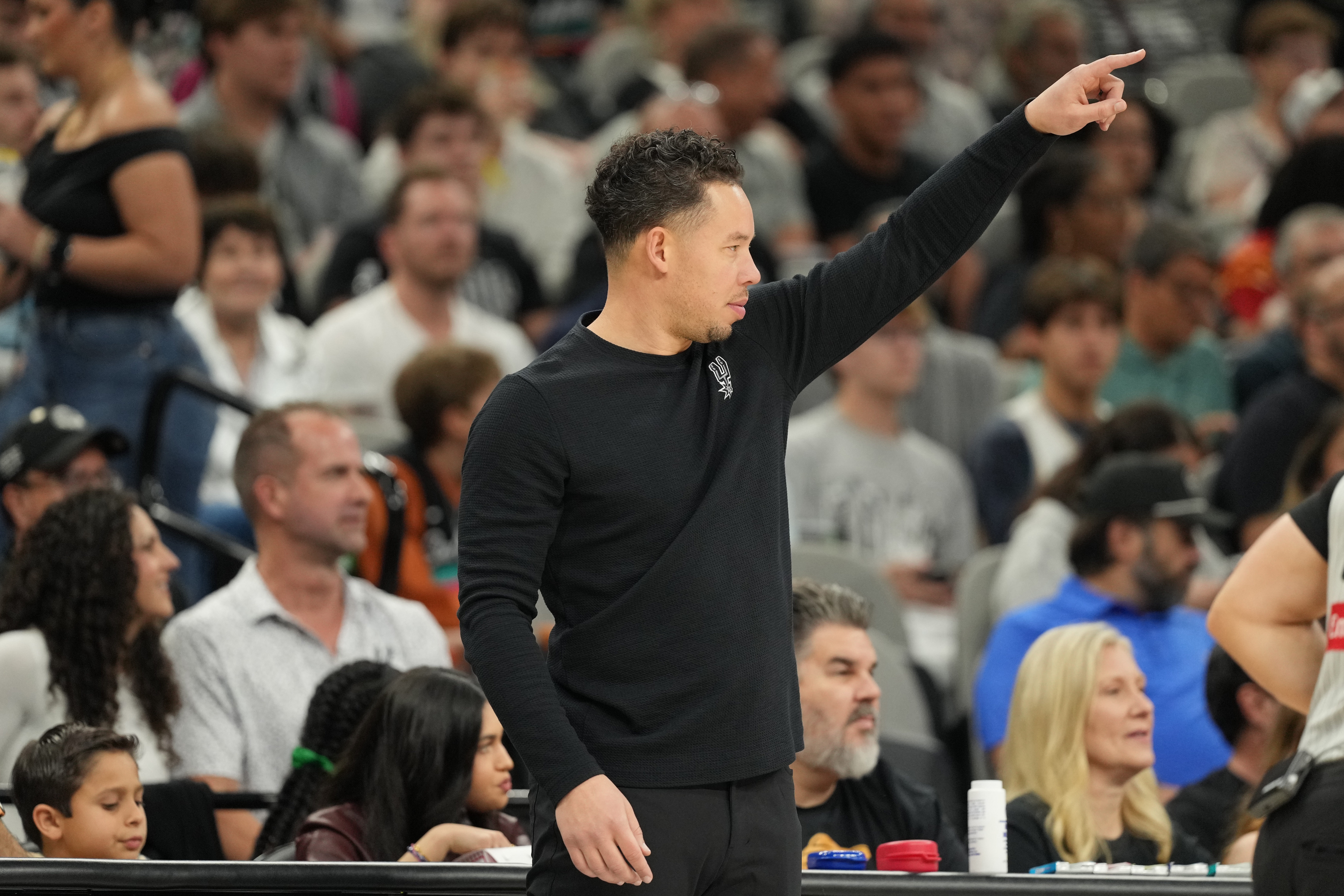 8868体育-马刺今日仅得98分赛季首次不过百 输21分创本赛季最大输分差